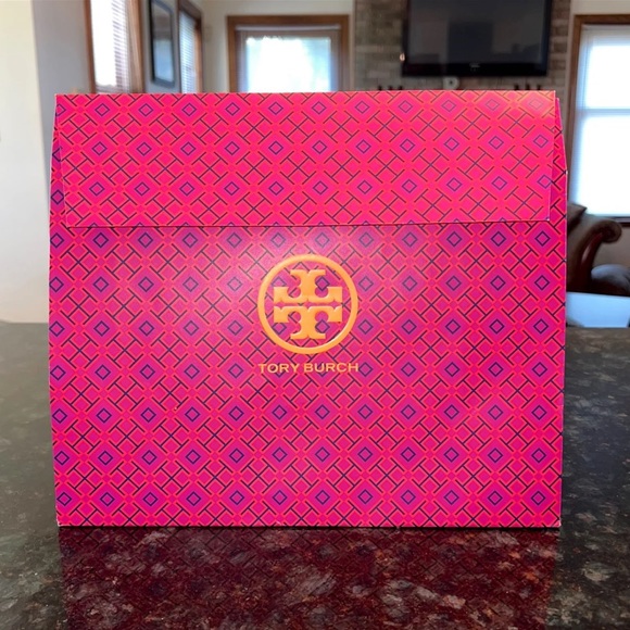 Tory Burch Pink Gift Bag - Picture 2 of 7